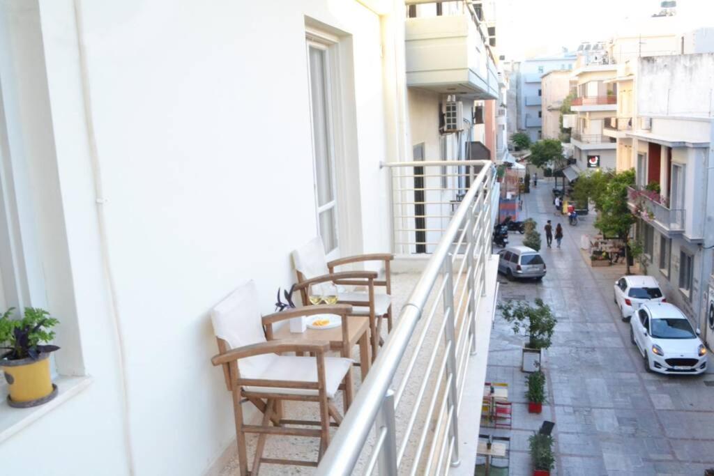 Anemone Cozy Apartment · Feel The Urban Experience Heraklion  Bagian luar foto